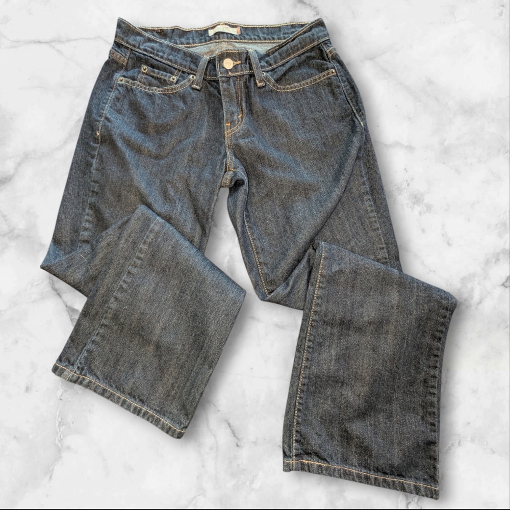 Levis curvy fit womens jeans, size 8 short